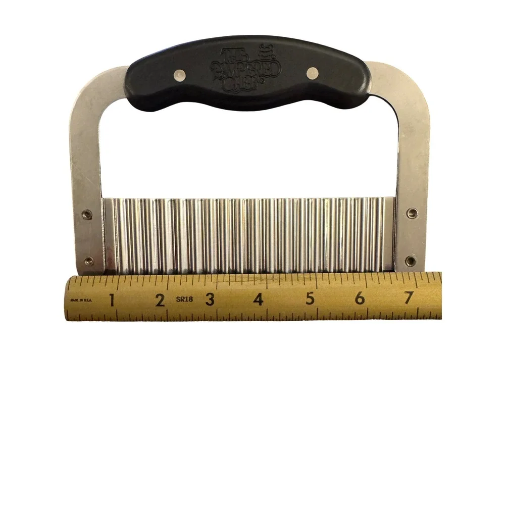 Pampered Chef Crinkle Cutter Stainless Steel Wavy Vegetable Slicer Black Handle